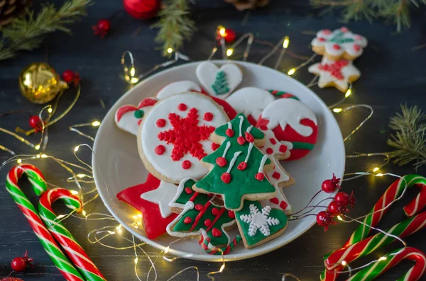 Noel kurabiyeleri ve Noel dekorasyon.