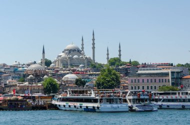 Galata Köprüsü'nden Istanbul kentinin panoramik görünüm 