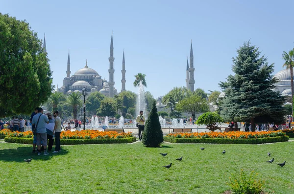 Mavi Cami ve sultanahmet Meydanı. — Stok fotoğraf