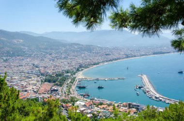 Alanya Kalesi'nden Alanya şehrine manzara (Türkiye)