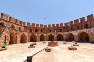 Alanya'da Kızıl kule
