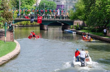 Geleneksel kano yarışı 