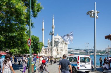 Ortaköy Meydanı ve Ortaköy Camii (Mecidiye Ulu Camii) zekâsı