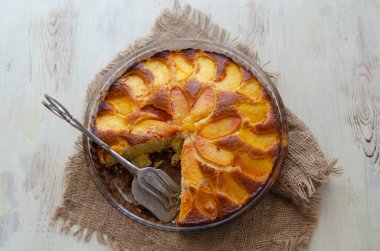 Ev yapımı şeftali kek