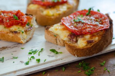 Sağlıklı kahvaltı evde.