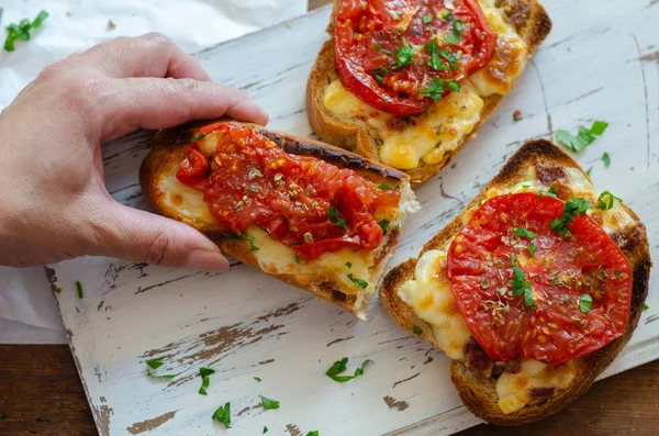 Sağlıklı kahvaltı evde.