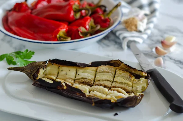 Grilled red peppers and eggplant for vegetable salad — Stock Photo, Image