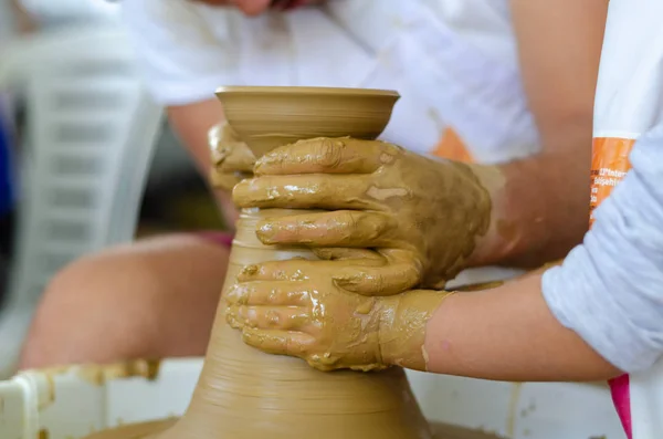 Fabricación de cerámica en taller . —  Fotos de Stock