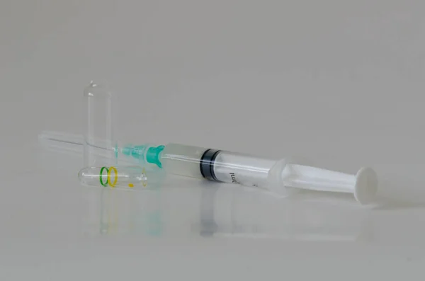 Ampoul Syringe Needles White Table — Stock Photo, Image