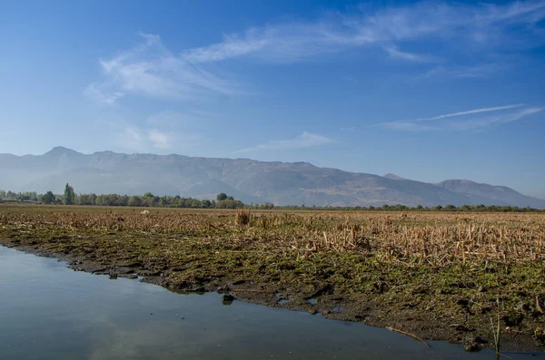 Afyonkarahisar, TURKEY; 20 Ekim 2019: Türkiye 'de Eber Gölü, Afyon. Eber Gölü Türkiye' nin 11. büyük gölüdür..