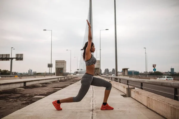 Young African American Woman Doing Warming Stretching Morning Run — Stock Photo, Image