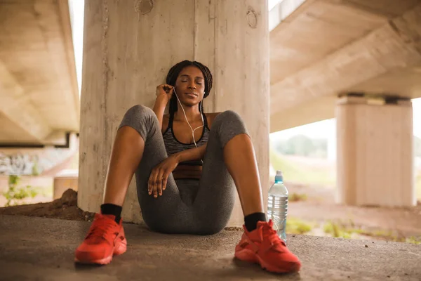 Young African American Woman Sportswear Sitting Floor Enjoy Listening Her — Stock Photo, Image