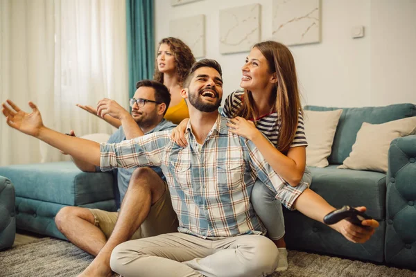 Someone Must Win Group Friends Having Fun While Playing Video — Stock Photo, Image