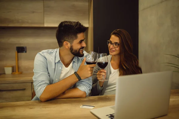 Portrait Young Couple Having Fun While Drinking Red Wine Kitchen — Stock Photo, Image
