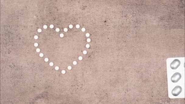 Uyuşturucunun Tabletlerden Yapılmış Bir Kalbin Hareketini Durdur — Stok video