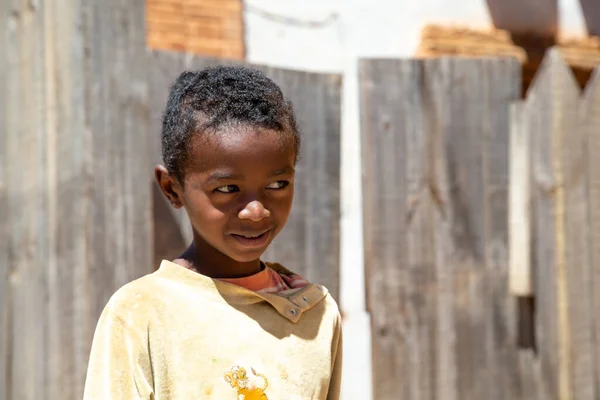 編集部 マダガスカルの道端の子供たち — ストック写真