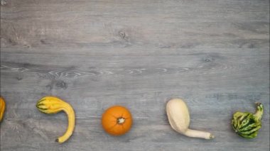 Mutfak masasında sebze taşımak, hasat geçmişi - hareketli animasyonu durdur