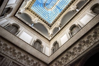 Seville, Gerçek Alcazar. Patio de las Munecas 'da. İspanya.