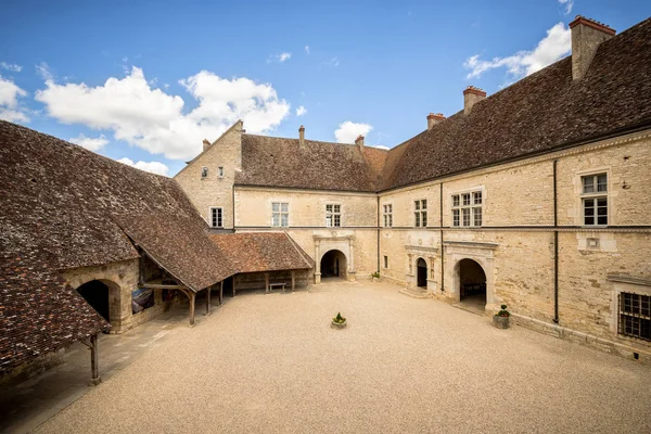 Вужо Франция Chateau Clos Vougeot Courtyard Clos Vougeot Является Крупнейшим — стоковое фото