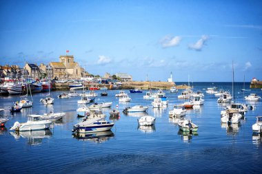 Barfleur: Balıkçı tekneleri Normandy, Fransa için Barfleur limanında