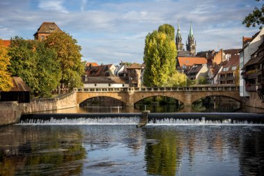 Nürnberg, Max Bruke Köprüsü Pegnitz Nehri. Franconia, Almanya