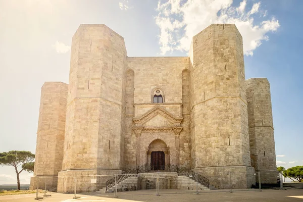 Güneydoğu Andria - Castel del Monte, Apulia, İtalya. 