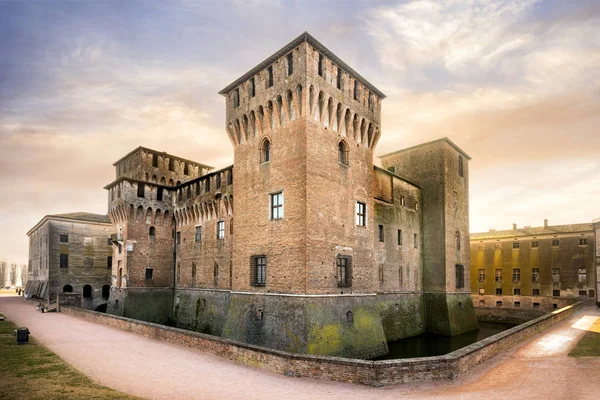 Mantua: Ortaçağ Kalesi, İtalya, Mantua (Mantova Gonzaga Saint George (Giorgio) Kalesi)
