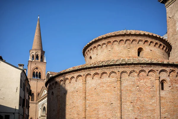 MANTUA: Rotonda di San Lorenzo church and Clock tower in Mantua (Mantova). Italy — Stock Photo, Image
