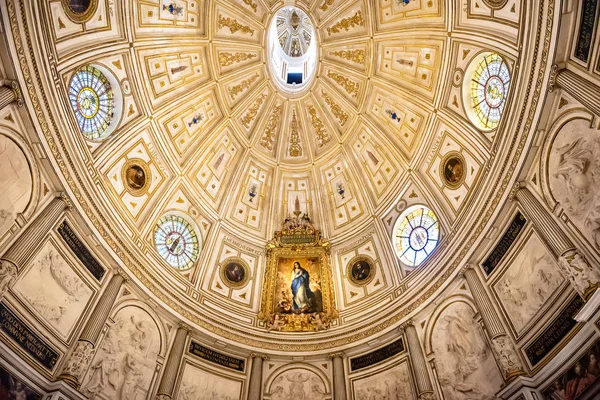 Sevilla - Spanien - 25. Februar 2018: la giralda, Kathedrale von Sevilla, Kapitelsaal (sala capitular)) — Stockfoto