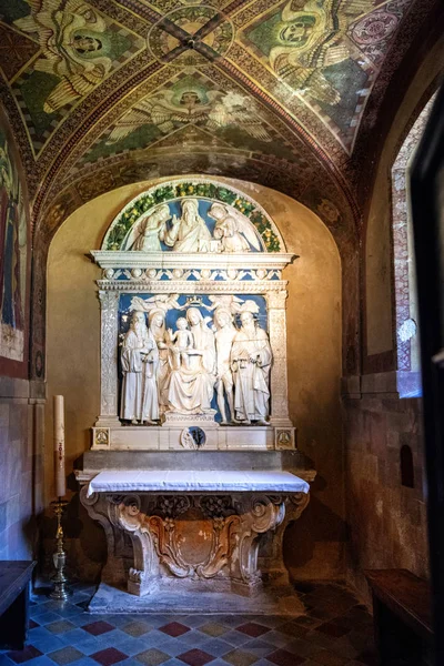 Monastère Camaldoli niché dans la réserve naturelle du Casentino en Toscane. Italie . — Photo