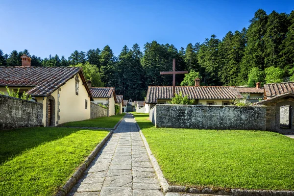 Klasztor Camaldoli położony jest w rezerwacie przyrody Casentino w Toskanii. Włochy. — Zdjęcie stockowe