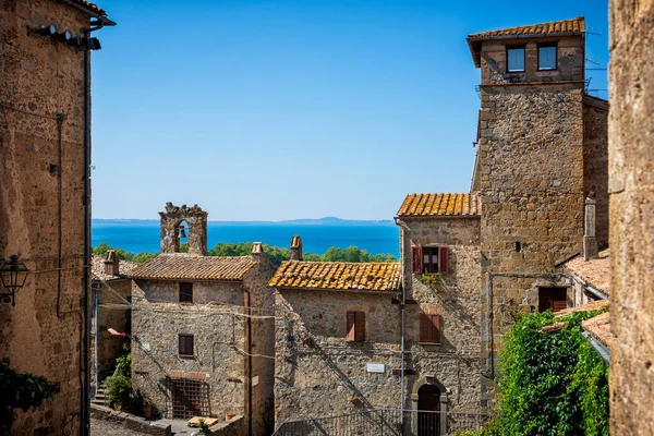 Ciudad Bolsena Lazio Italia Hermoso Característico Pueblo Medieval Con Vistas —  Fotos de Stock