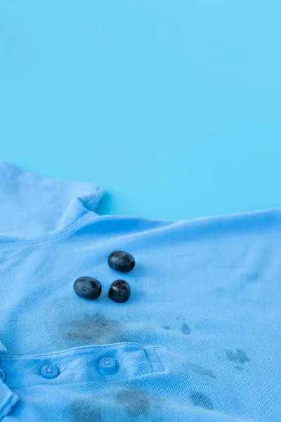 Zavřít Špinavé Skvrny Černých Oliv Oblečení Kvalitní Fotografie — Stock fotografie
