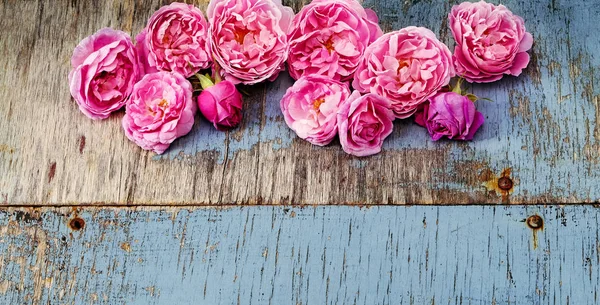 Bouquet Roses Roses Sur Fond Bois — Photo