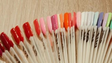 Çivi örneği ile plastik palet