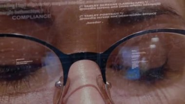 Kadın geliştiricinin arka planına uyum metni