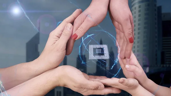 Чоловічі, жіночі та дитячі руки показують голограму 3D чип — стокове фото