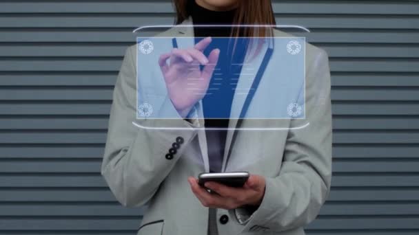 Mujer de negocios interactúa HUD holograma 5G — Vídeos de Stock