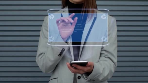 Mujer de negocios interactúa HUD holograma FAQ — Vídeo de stock