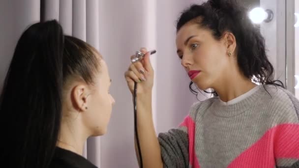 Maquiagem profissional Airbrush — Vídeo de Stock
