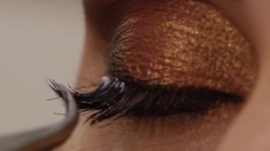 kirpik uzatma işlemi