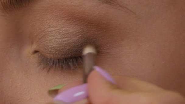Profesyonel sol göz makyaj — Stok video