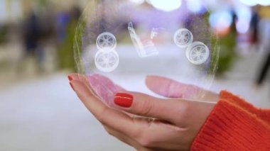 Hologram 3d şasi tutan kadın eller