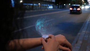 Hologramlı tanınmayan kadın hoş geldiniz