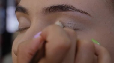 Yakın çekim üst göz kapağı