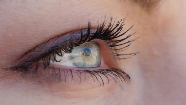 Olho azul close-up — Vídeo de Stock