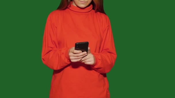 Jeune femme en rouge Chroma Key — Video