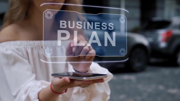 Rubia interactúa HUD holograma Plan de negocios — Vídeos de Stock