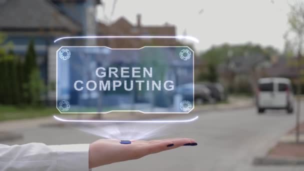 Mano femenina mostrando holograma Informática verde — Vídeos de Stock