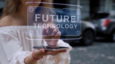 Sarışın, HUD hologram Gelecek Teknolojisi ile etkileşim içinde